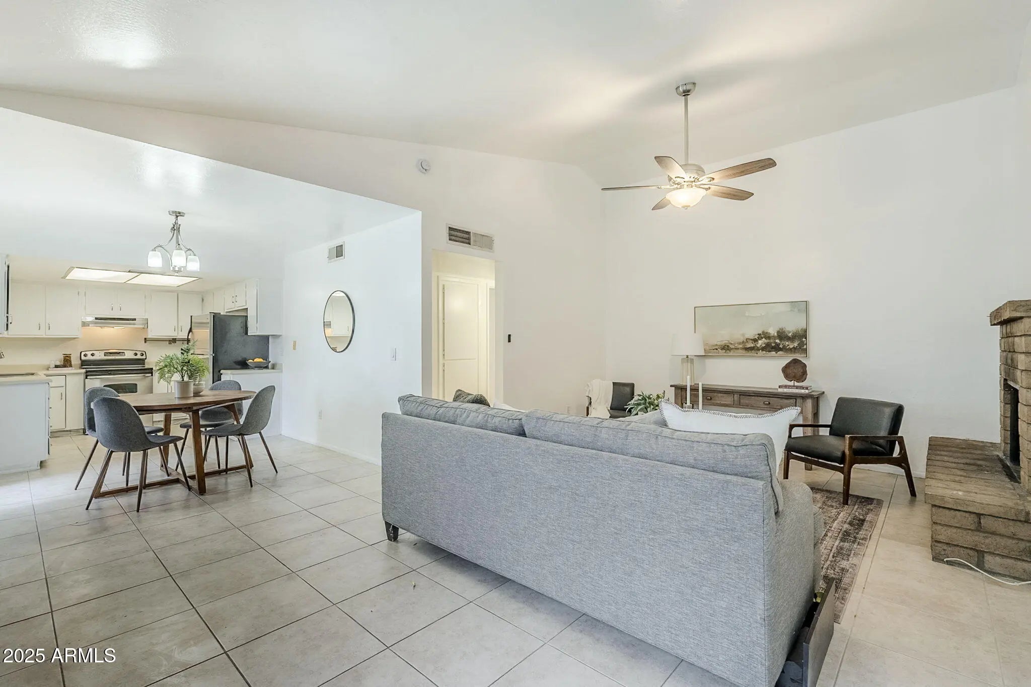 Photo of Listing #6915435