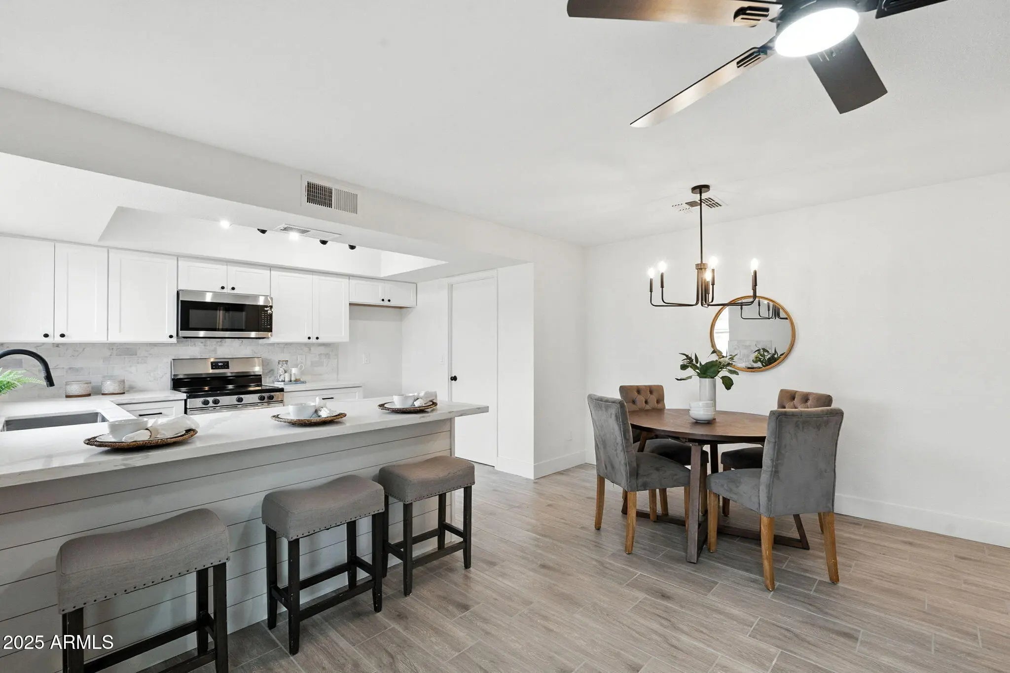 Photo of Listing #6915242