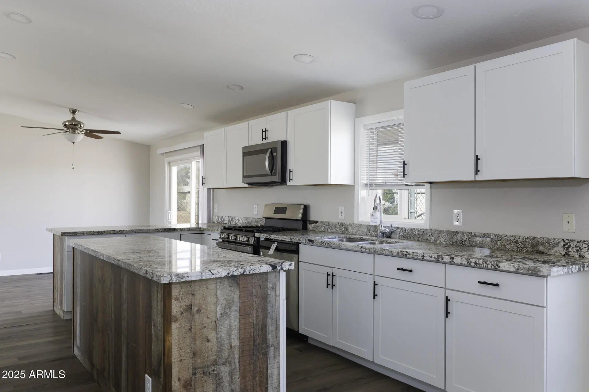 Photo of Listing #6920402