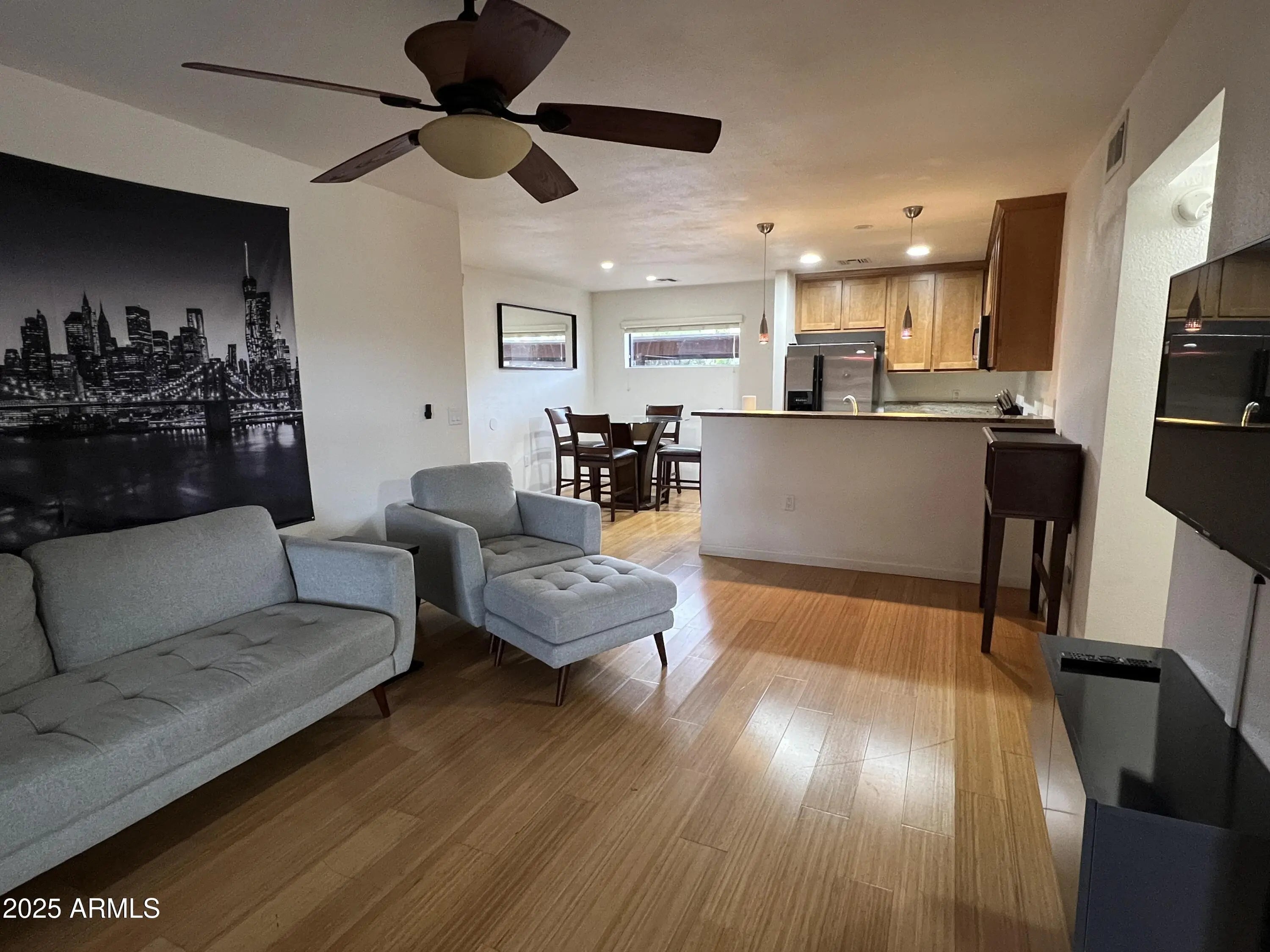 Photo of Listing #6914355