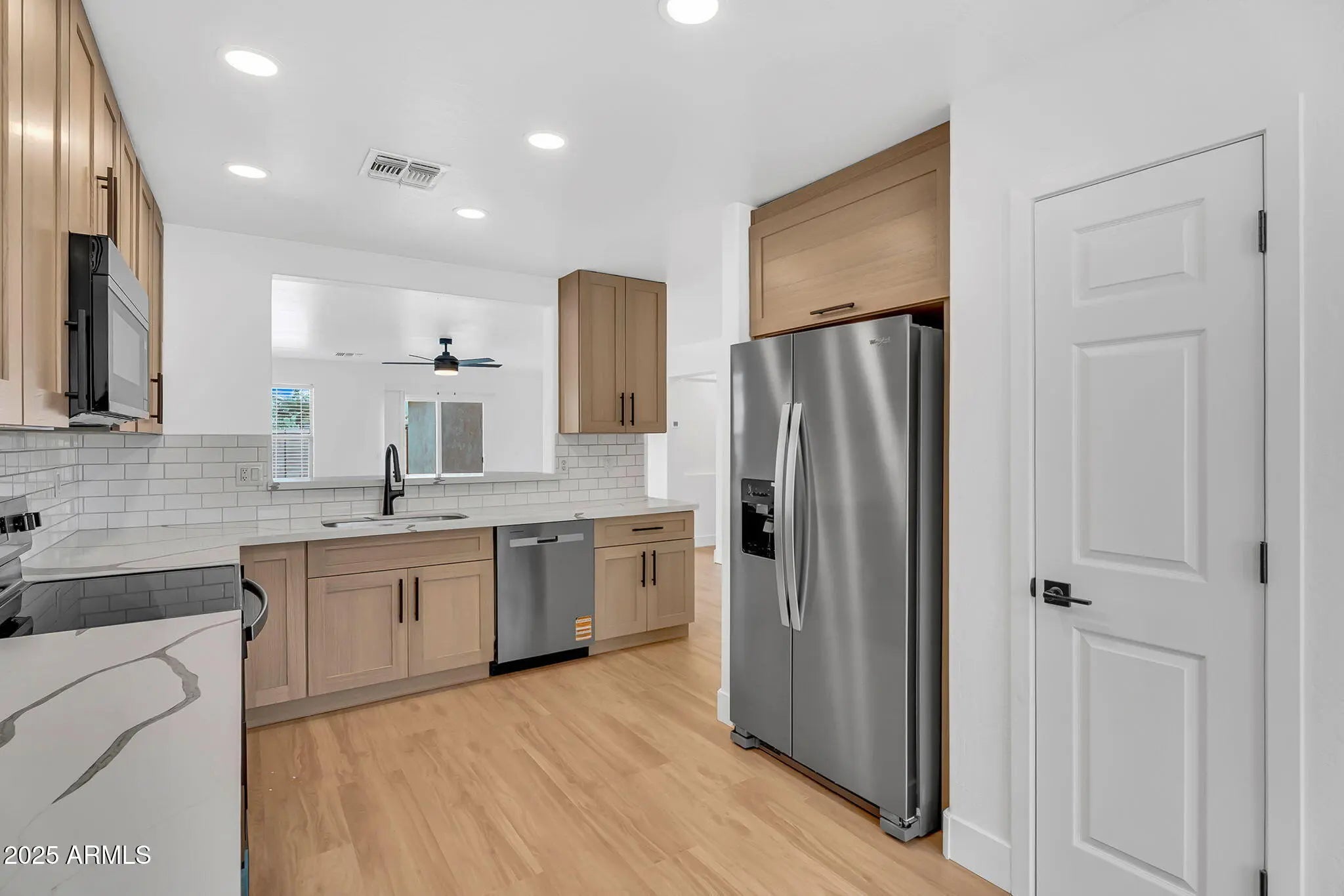 Photo of Listing #6914400