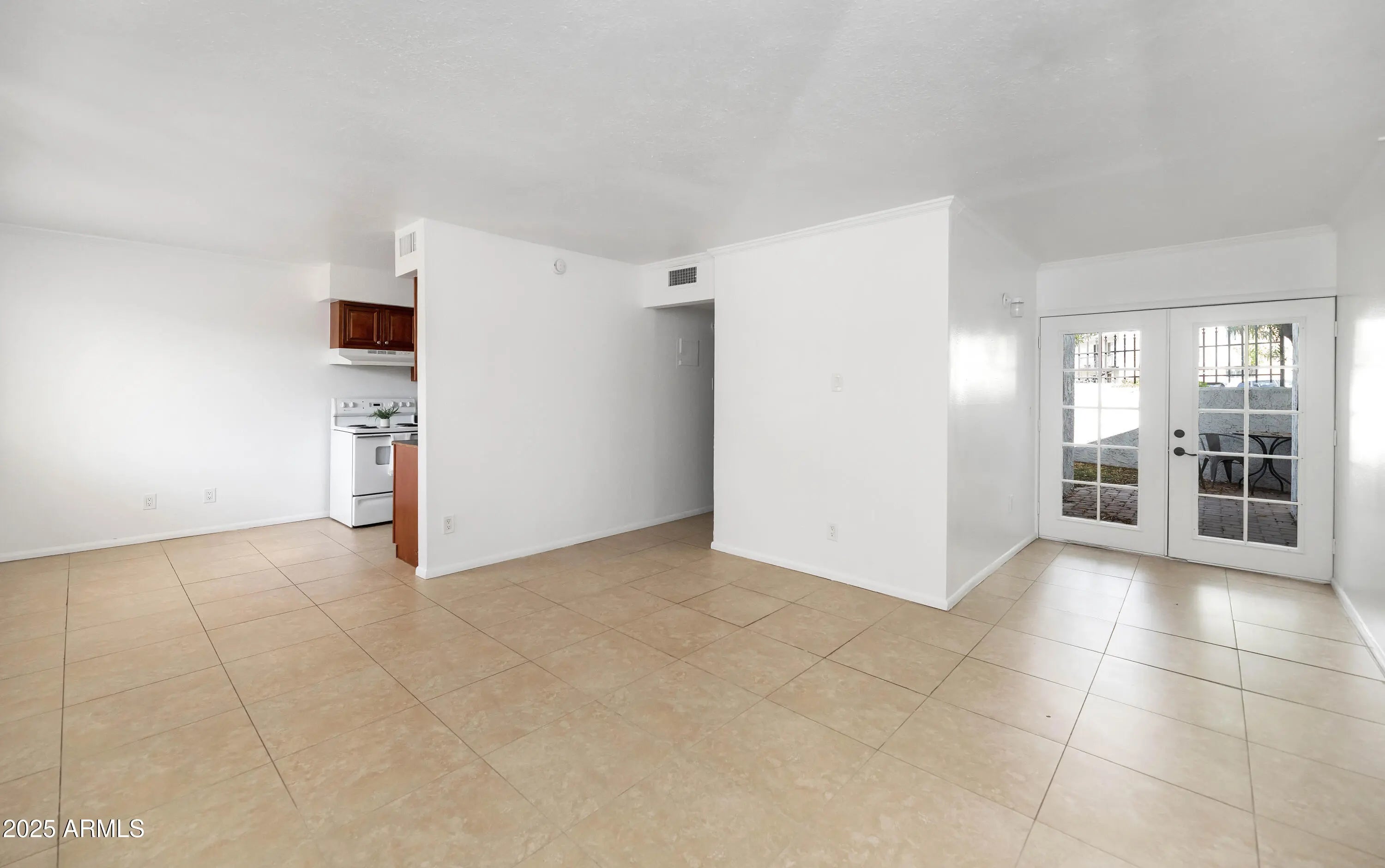 Photo of Listing #6915216