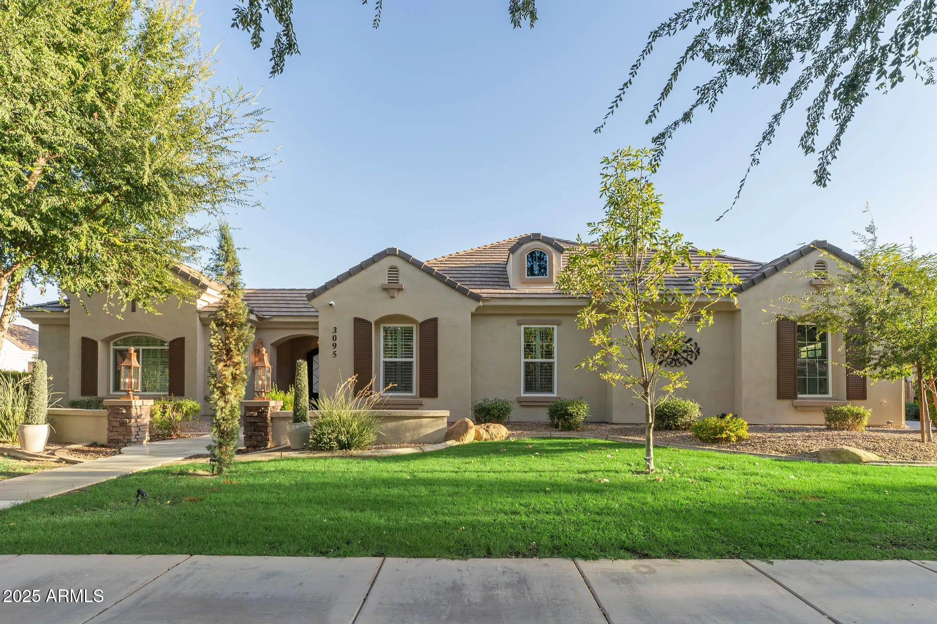 Photo of Listing #6916879