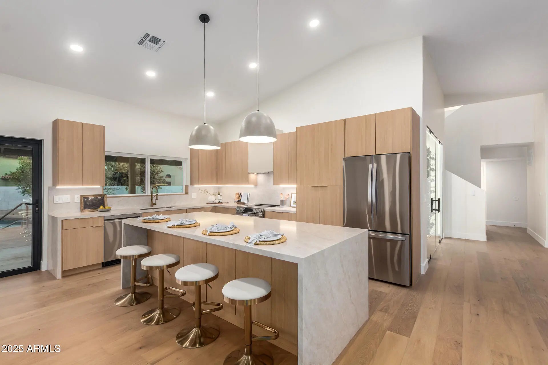 Photo of Listing #6914648