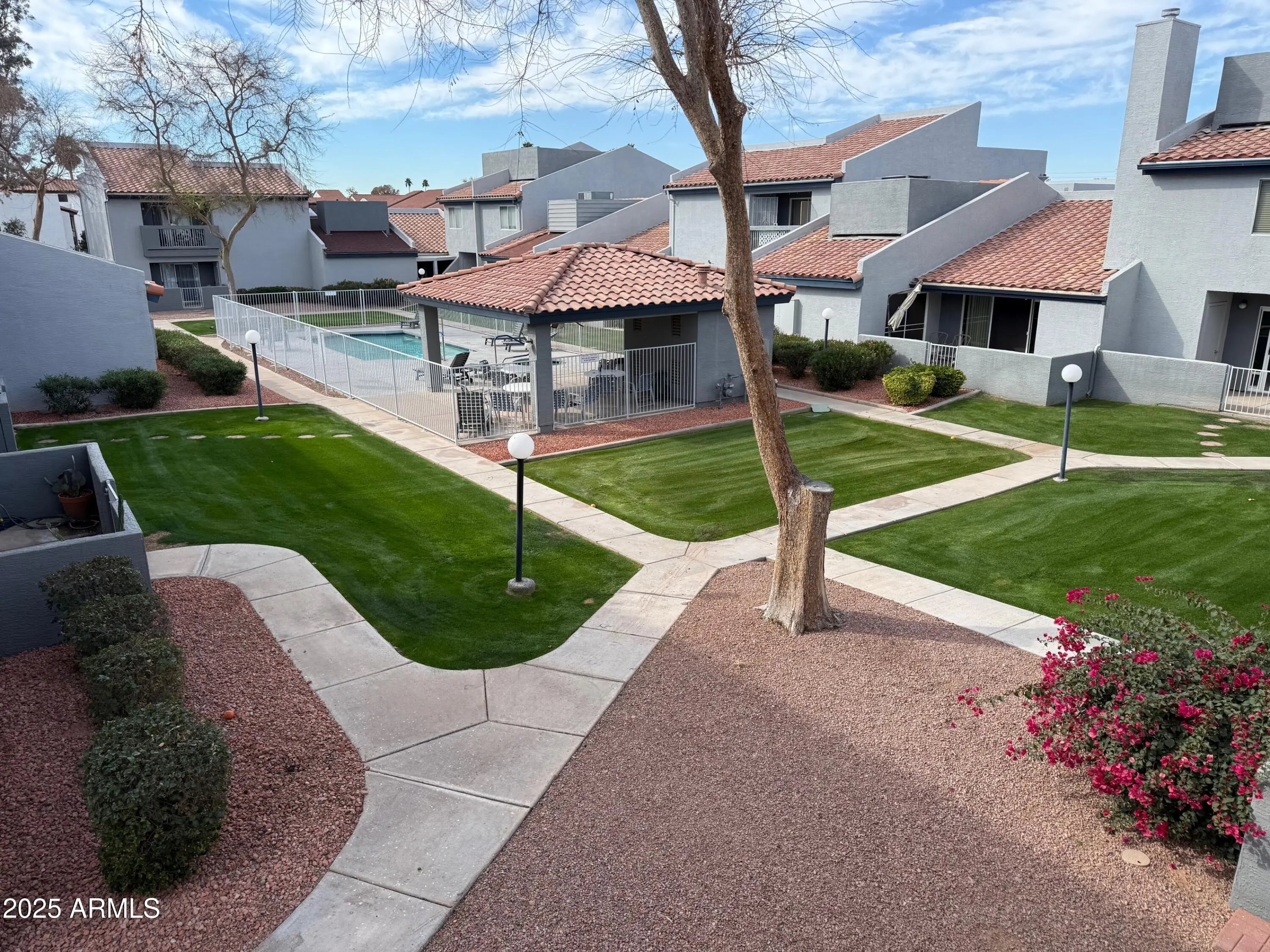 Photo of Listing #6914749