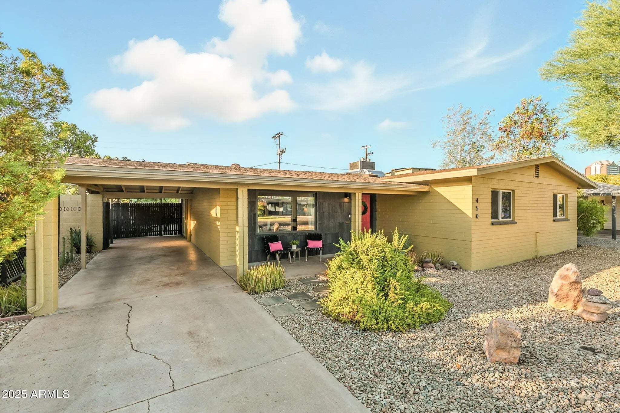 Photo of Listing #6915070