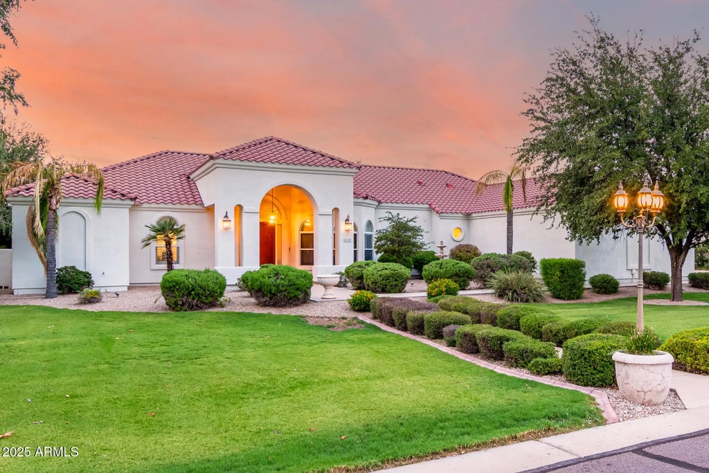 2610 E Meadowview Drive, Gilbert
