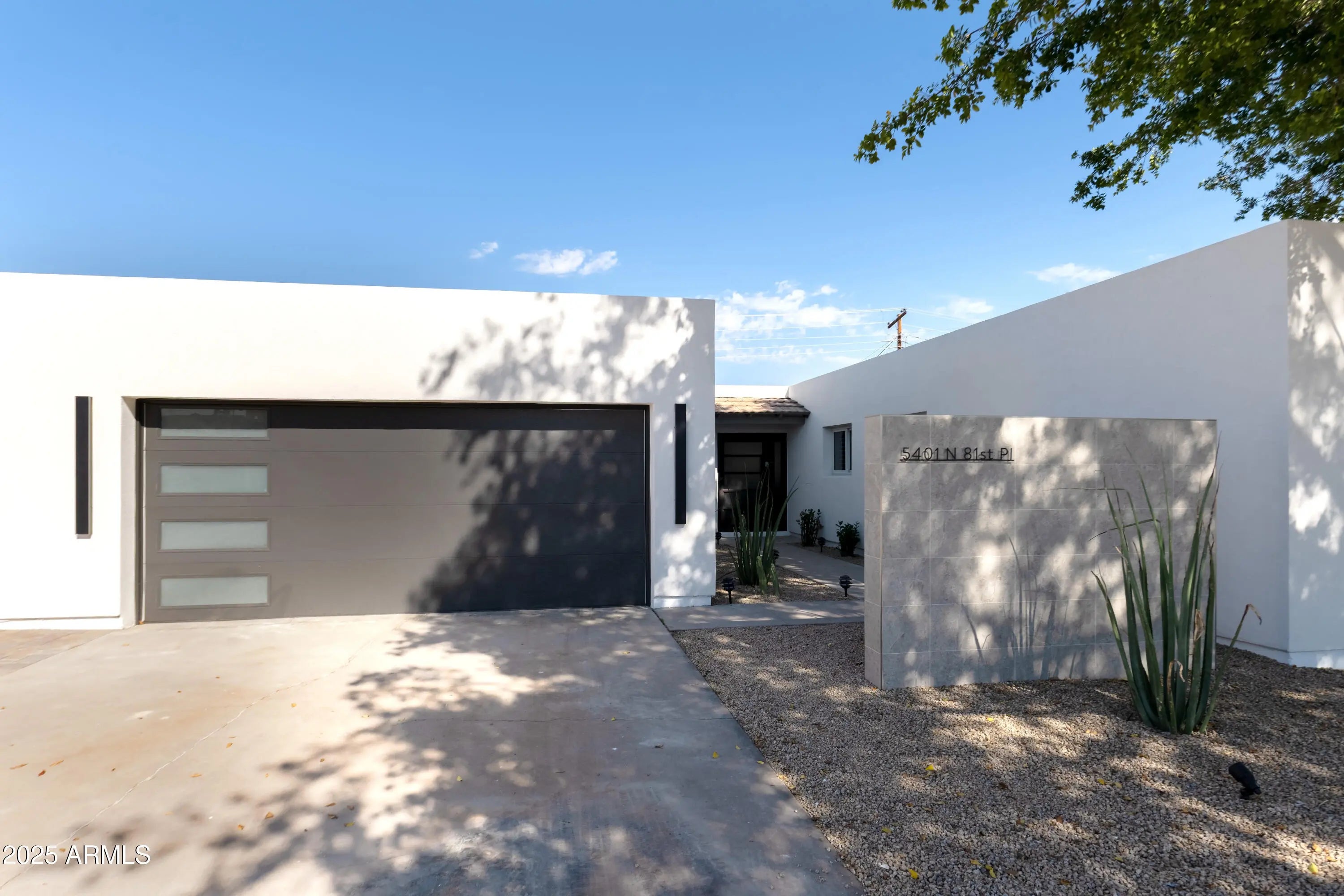 Photo of Listing #6915431