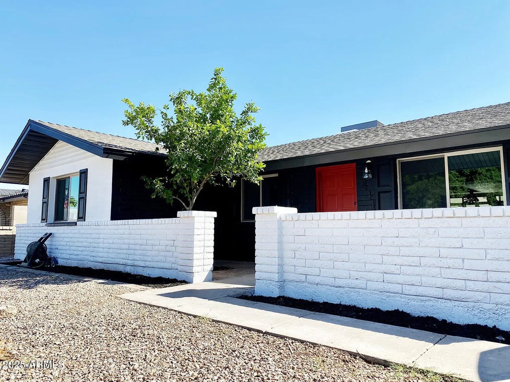 2441 E Loyola Drive, Tempe