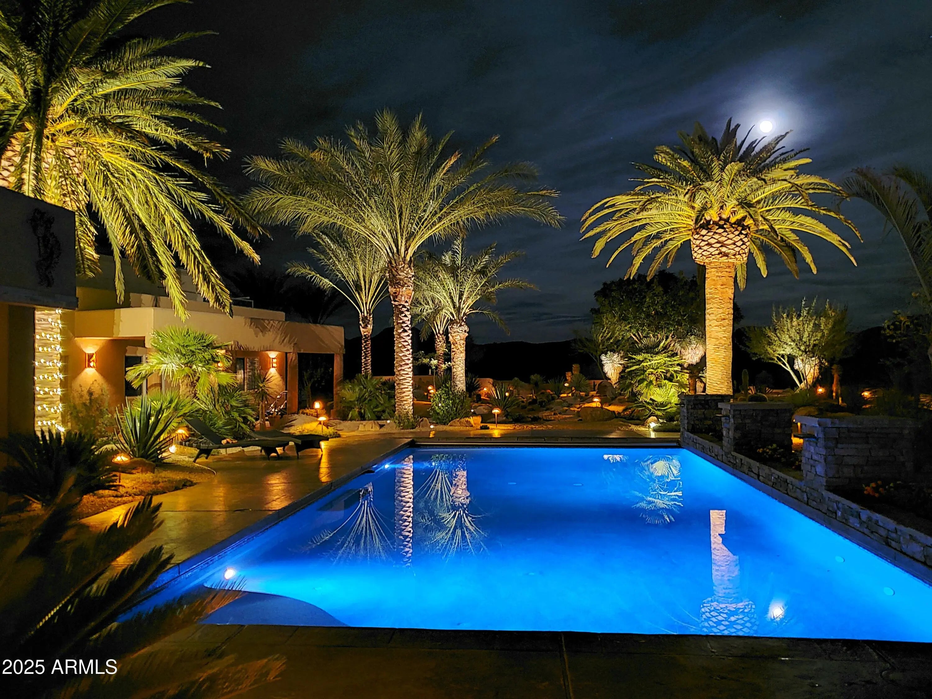 Photo of Listing #6916833