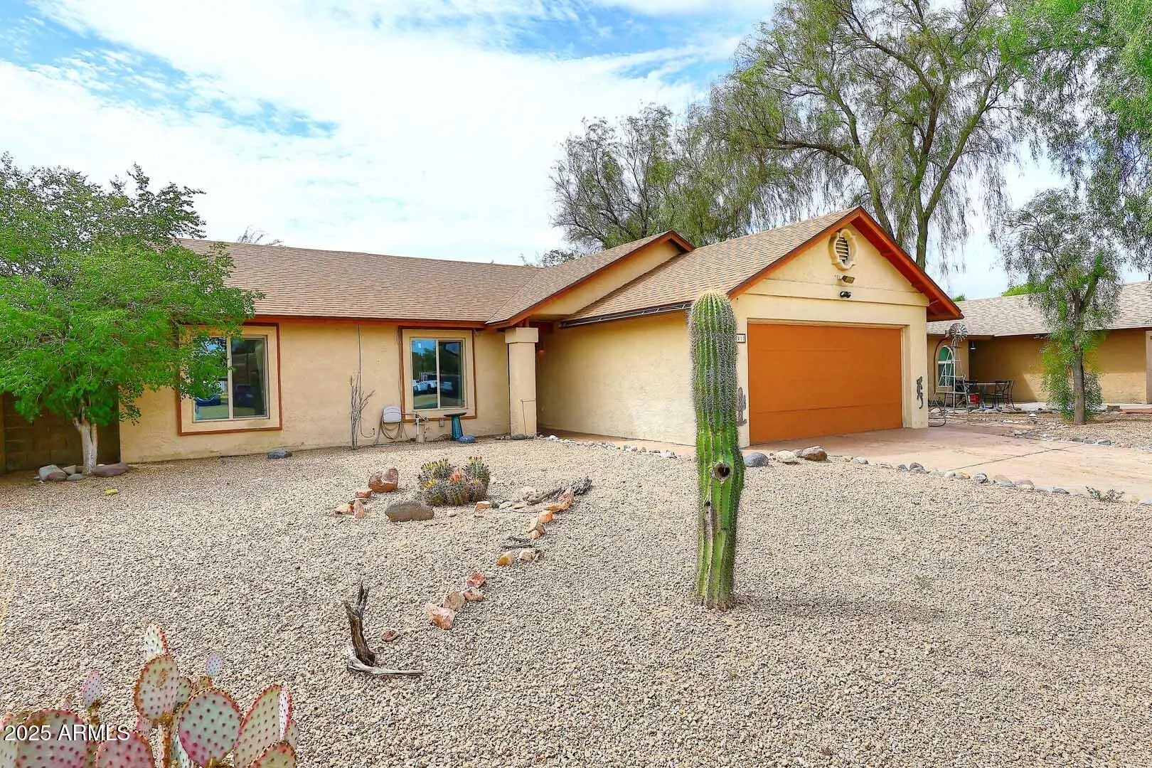 Photo of Listing #6915318