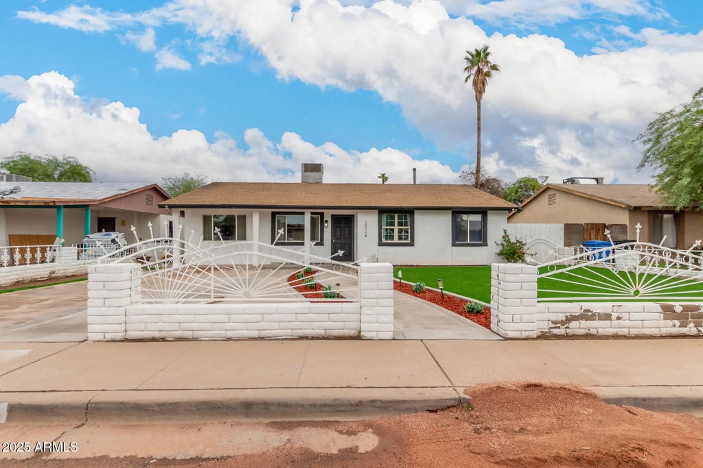 2024 W Roeser Road, Phoenix
