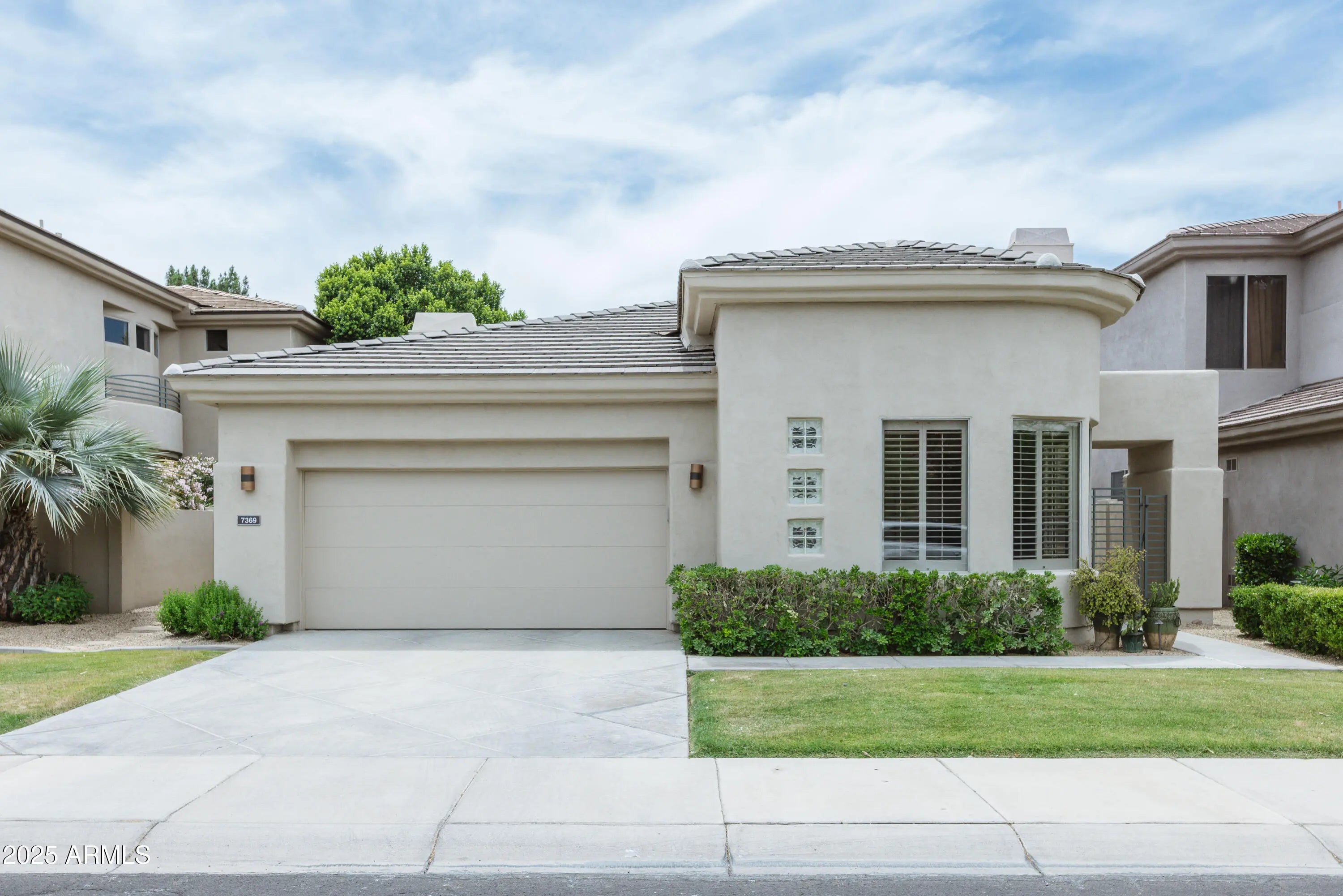 Photo of Listing #6919796