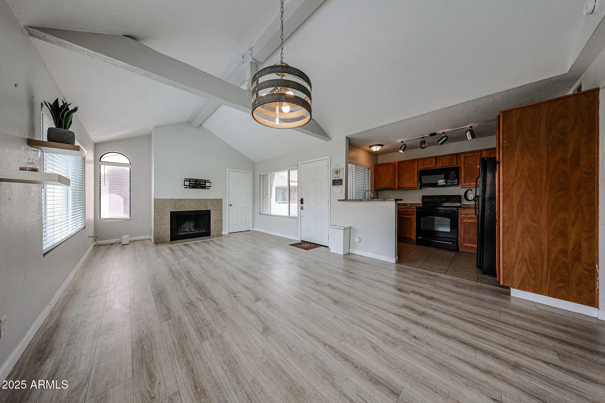 Photo of Listing #6916338