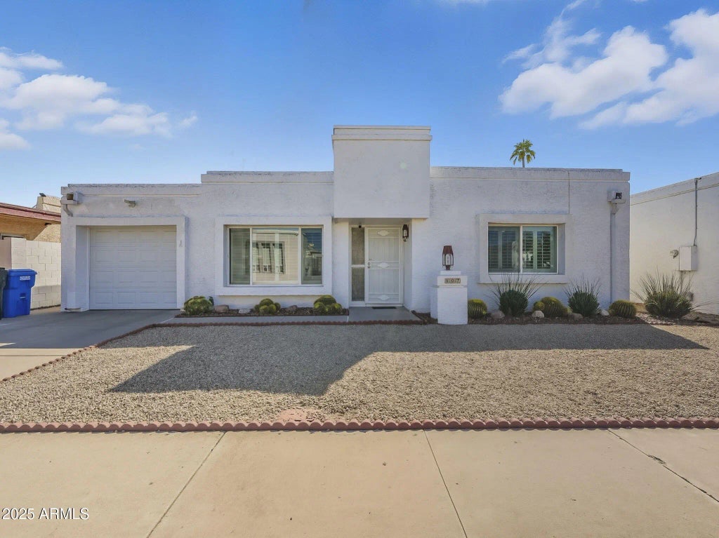 807 E Michelle Drive, Phoenix