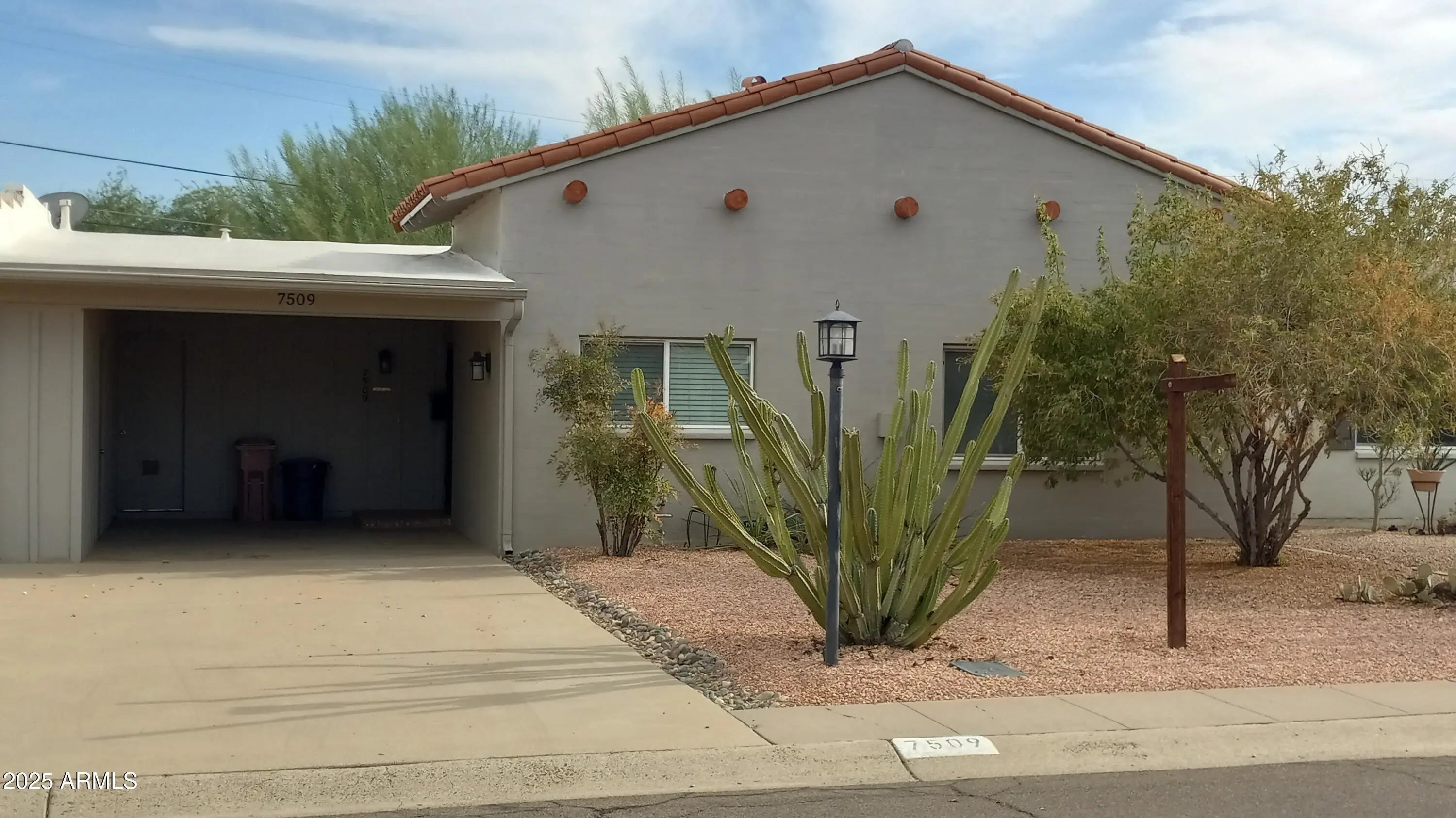 Photo of Listing #6916805