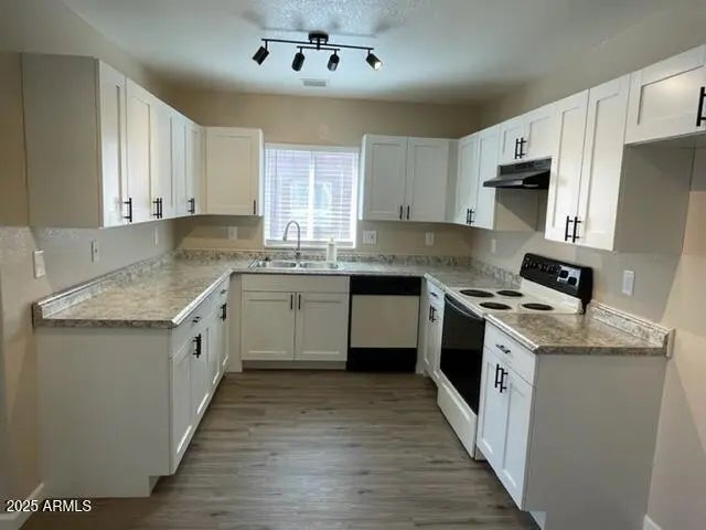 Photo of Listing #6915889