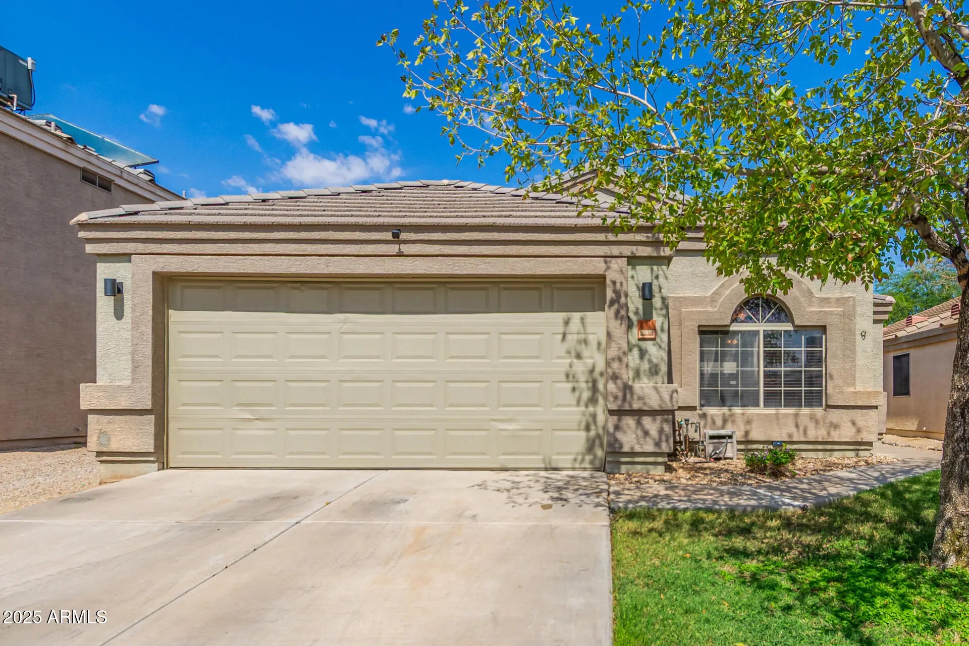 Photo of Listing #6915856