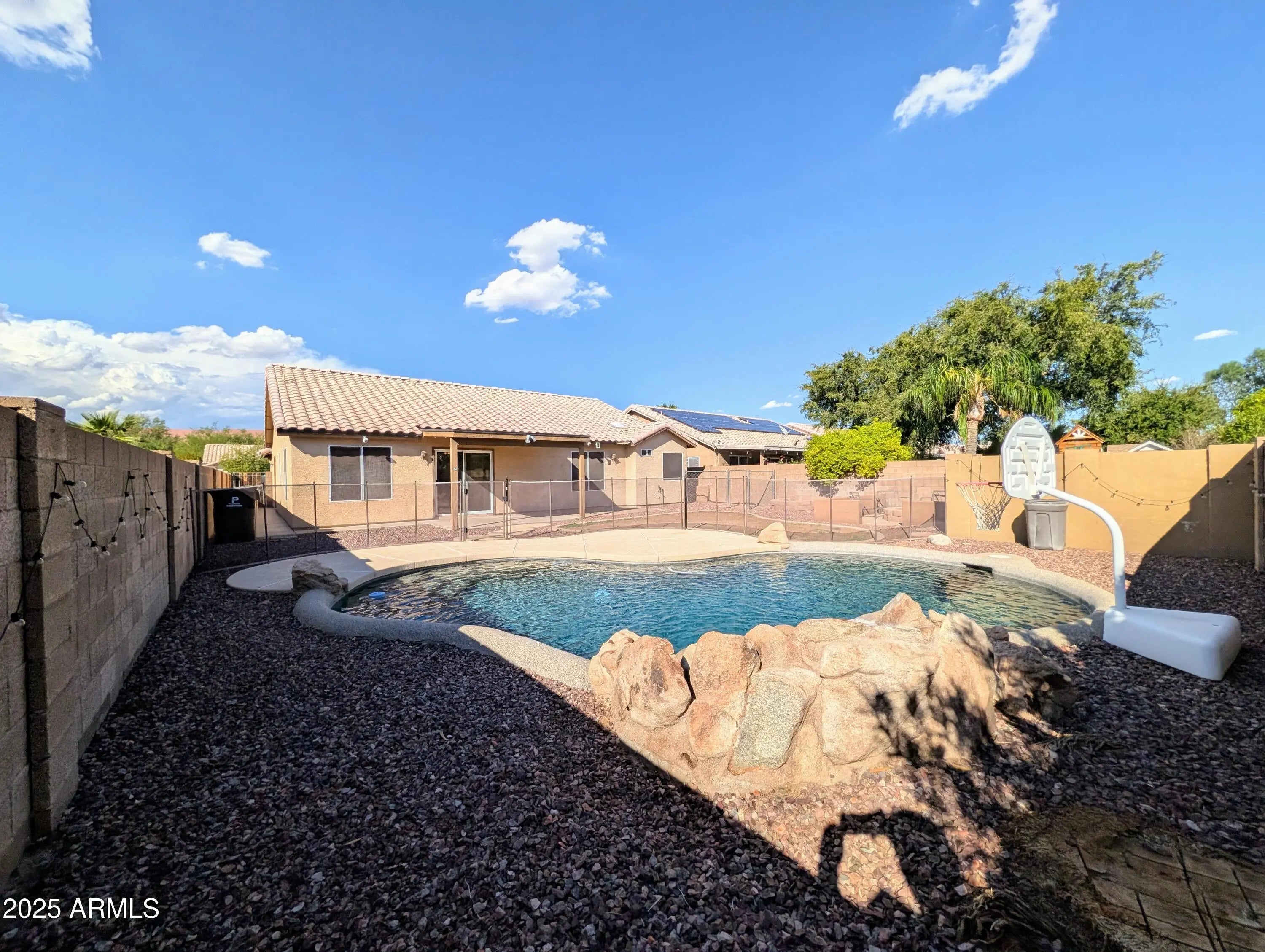 Photo of Listing #6915990