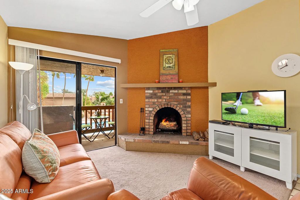 3031 N Civic Center Plaza (unit 306), Scottsdale