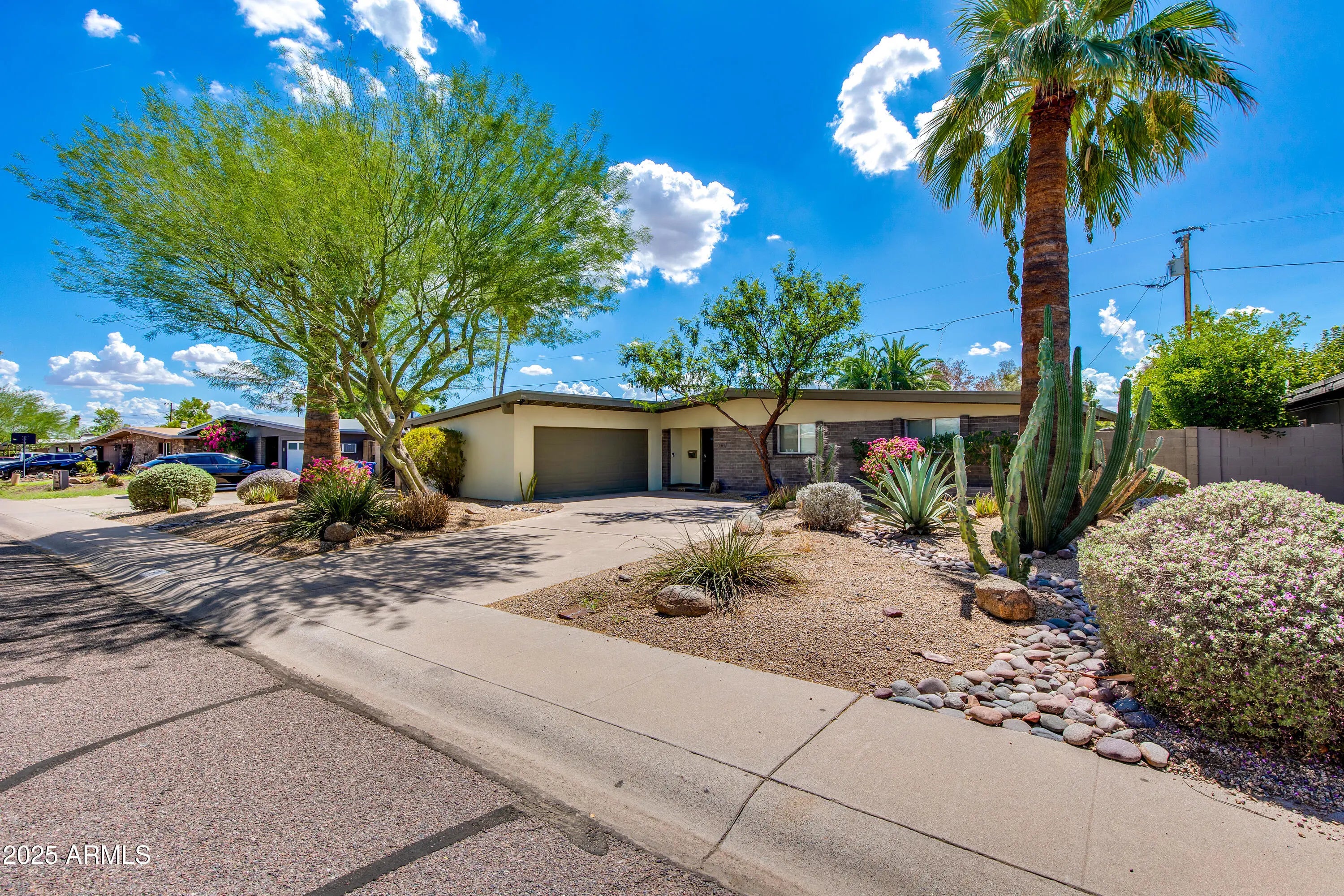 Photo of Listing #6917194