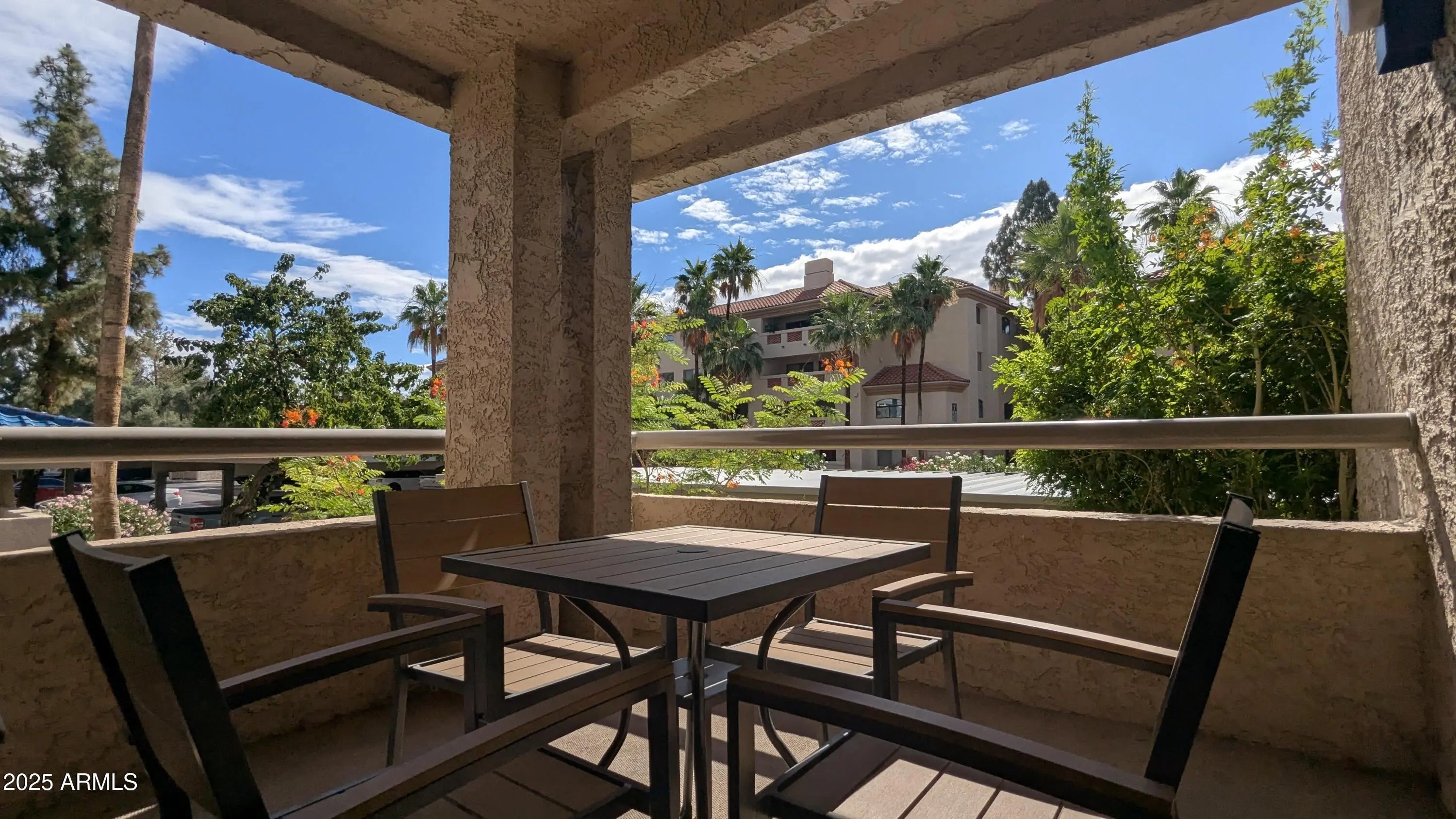 Photo of Listing #6916303