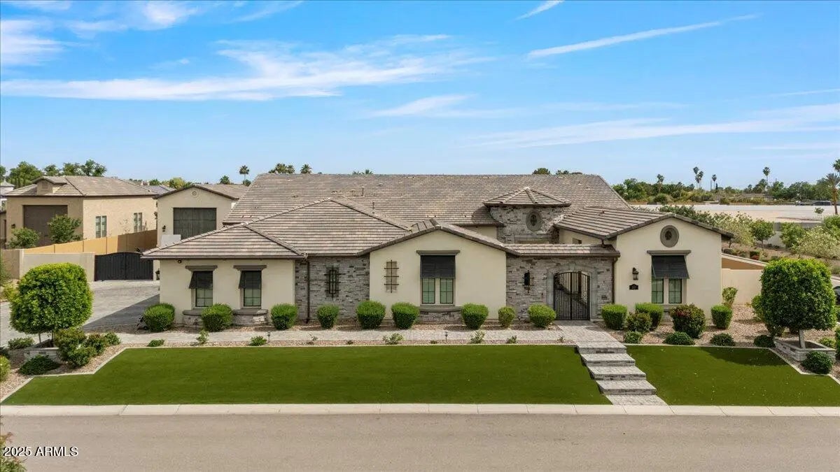 Photo of Listing #6916882