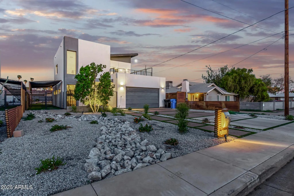 2311 N 29th Place, Phoenix