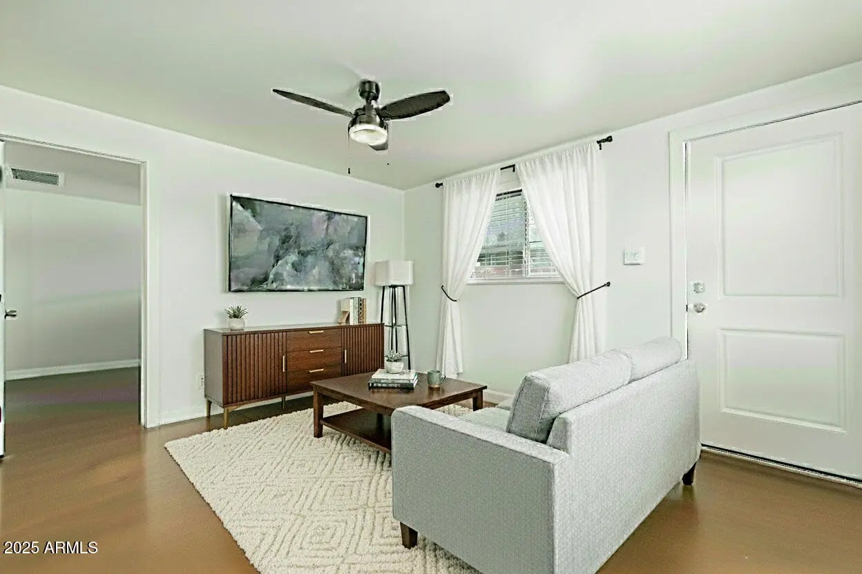 Photo of Listing #6916489