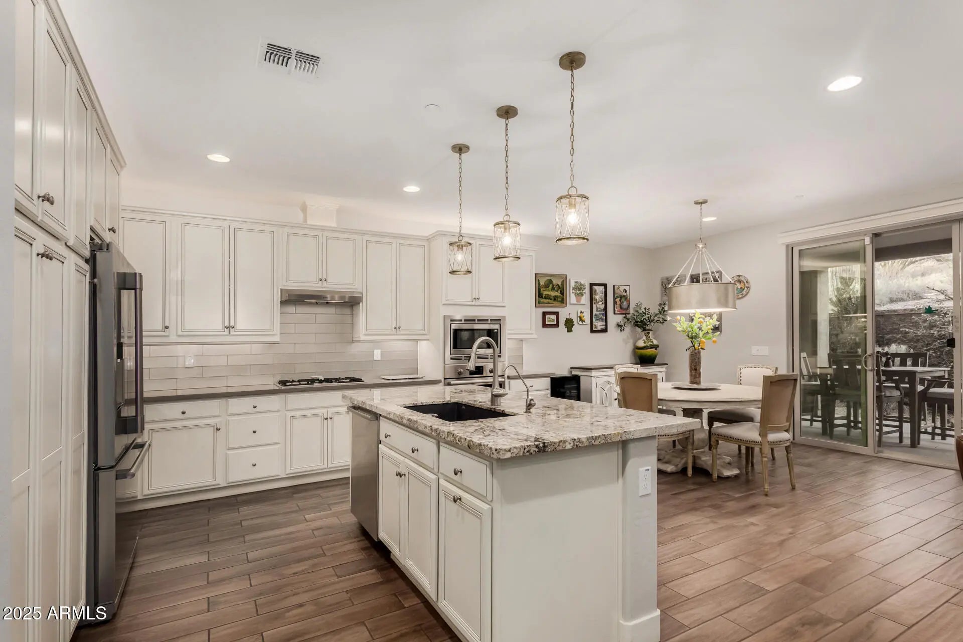 Photo of Listing #6916635