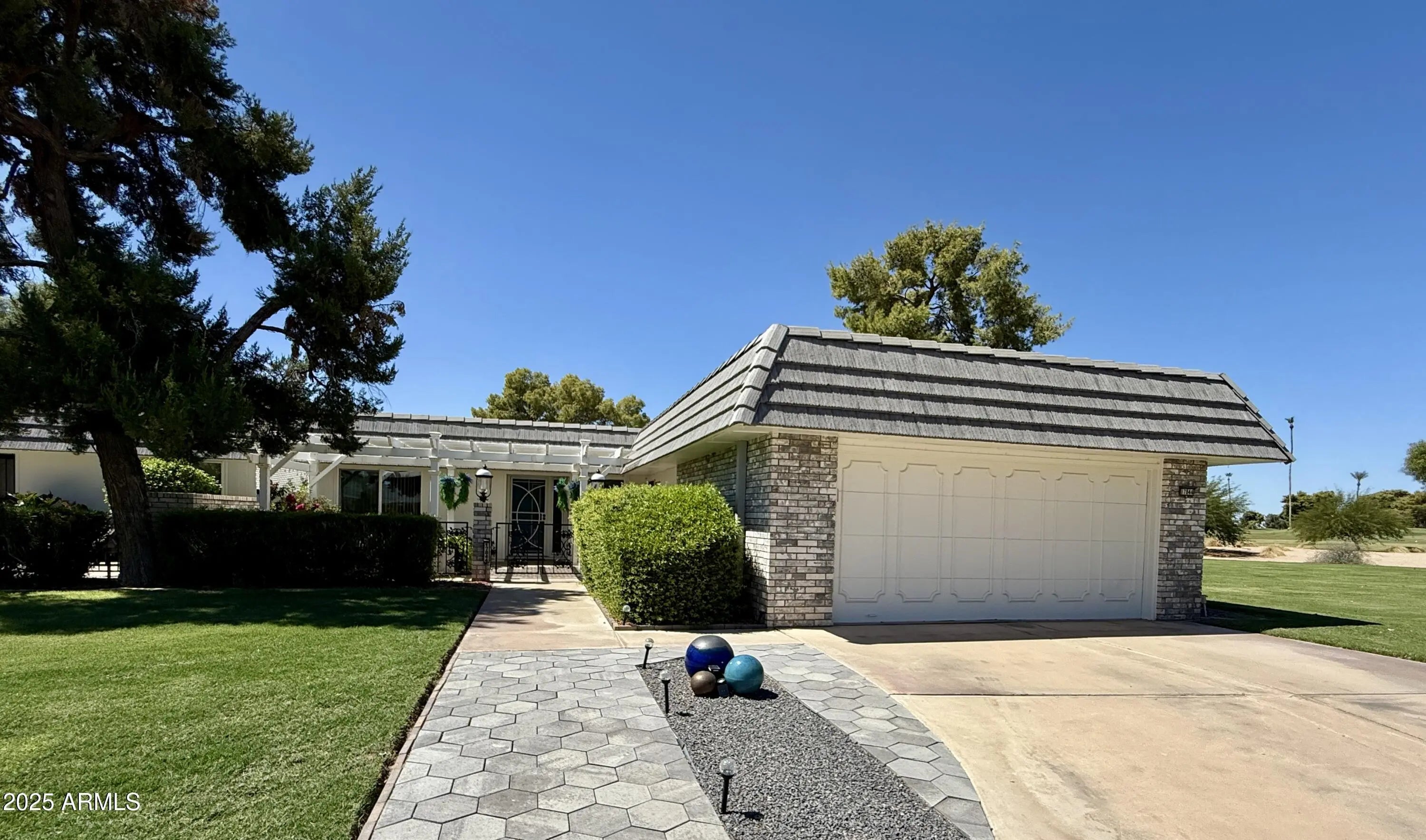 Photo of Listing #6917066