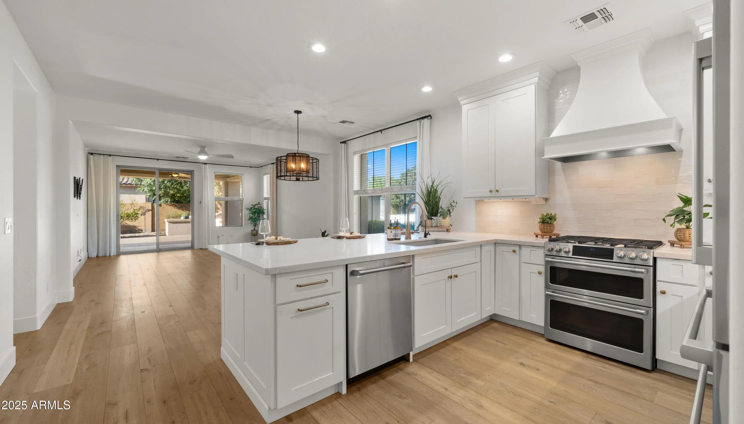 Photo of Listing #6917857