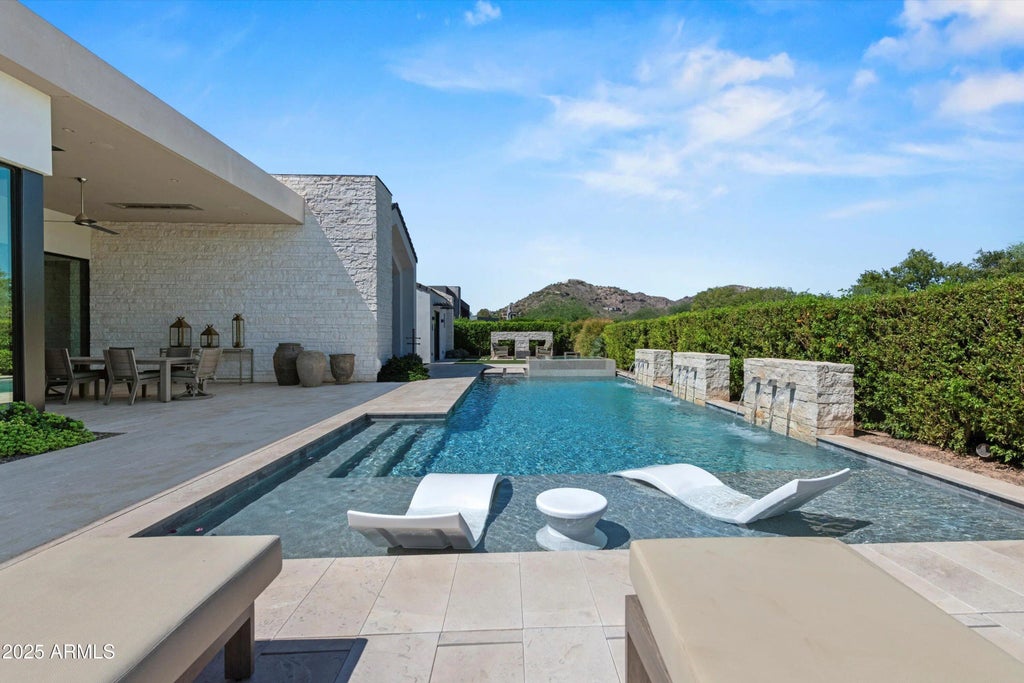 6838 E Joshua Tree Lane, Paradise Valley