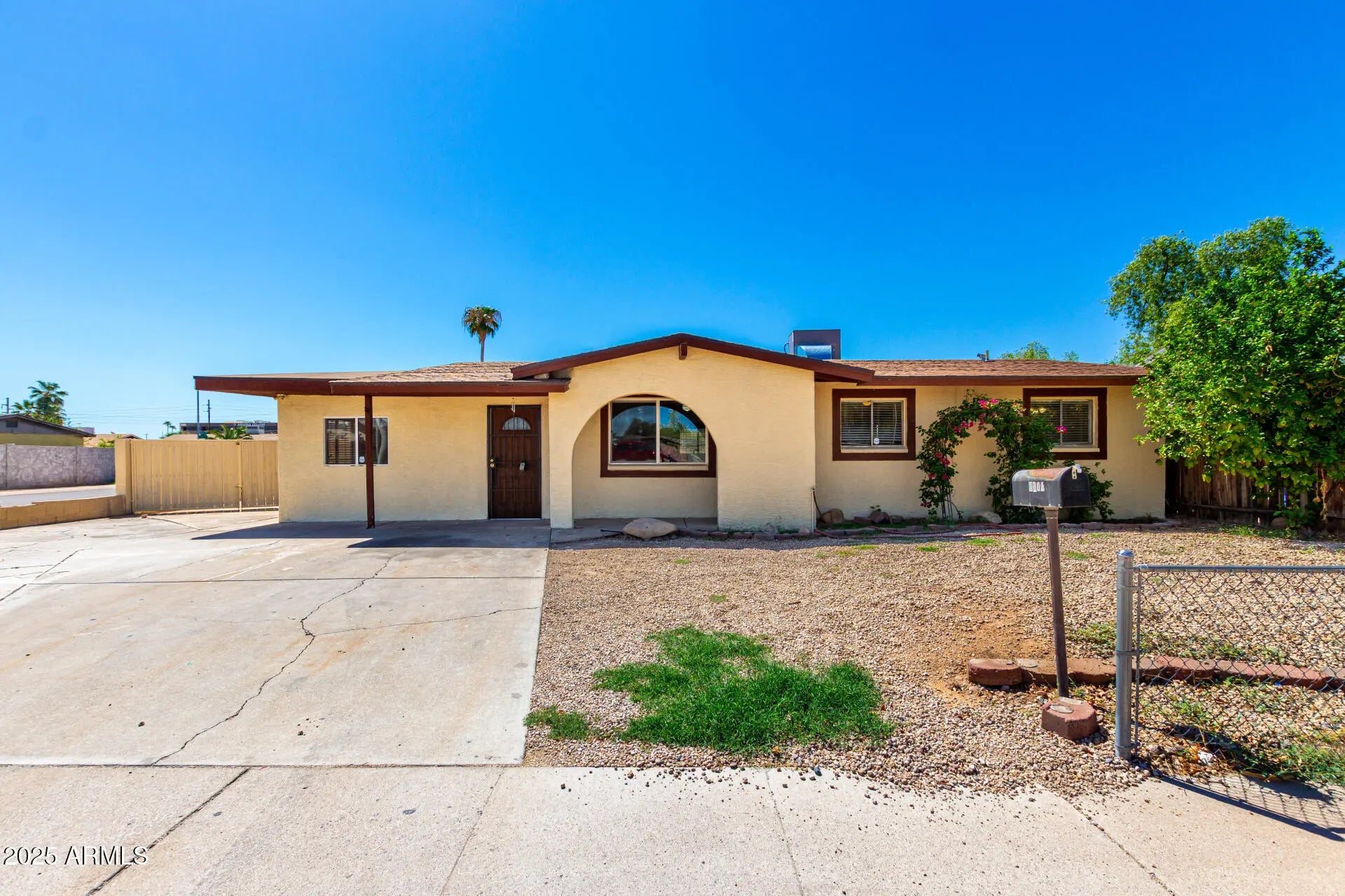 Photo of Listing #6916844