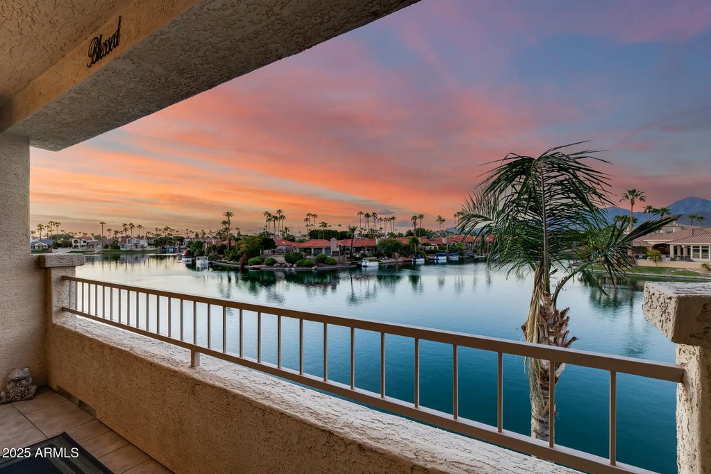 10080 E Mountainview Lake Drive (unit 238), Scottsdale