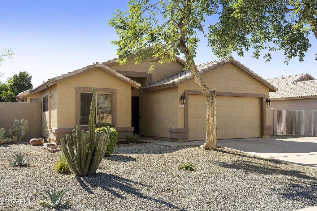 2121 W Saint Charles Avenue, Phoenix