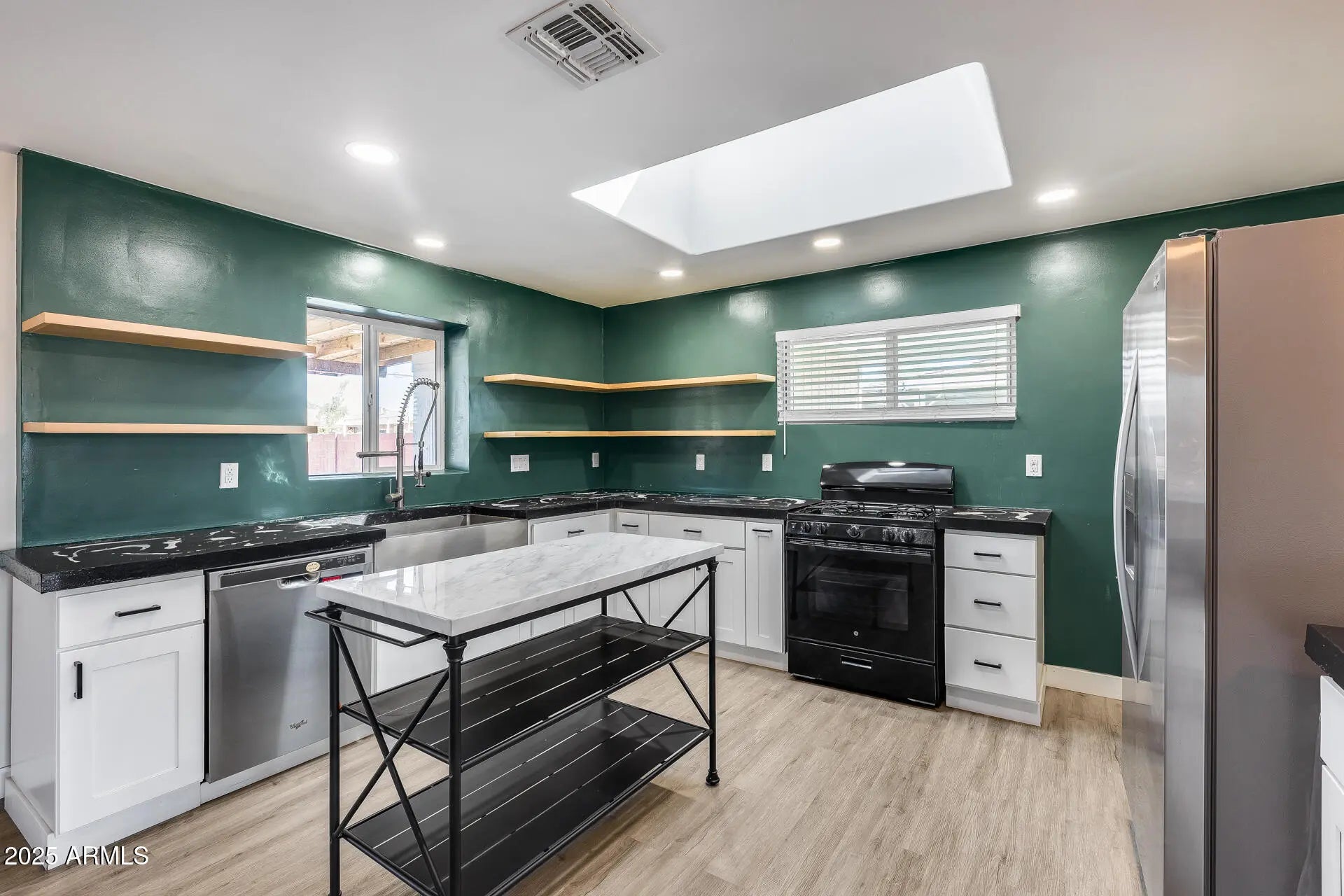 Photo of Listing #6928466