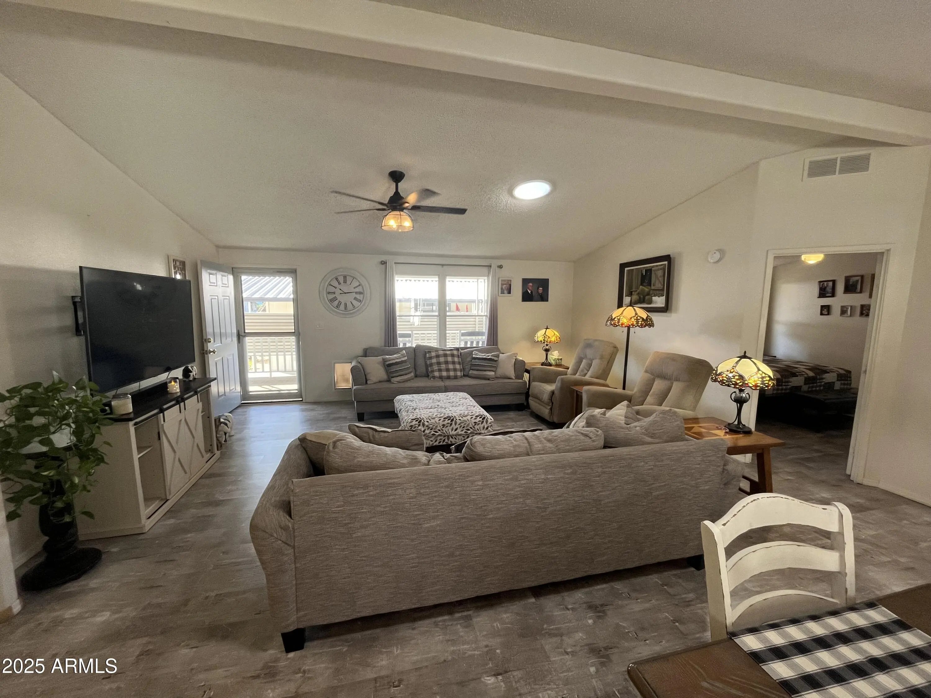 Photo of Listing #6917282