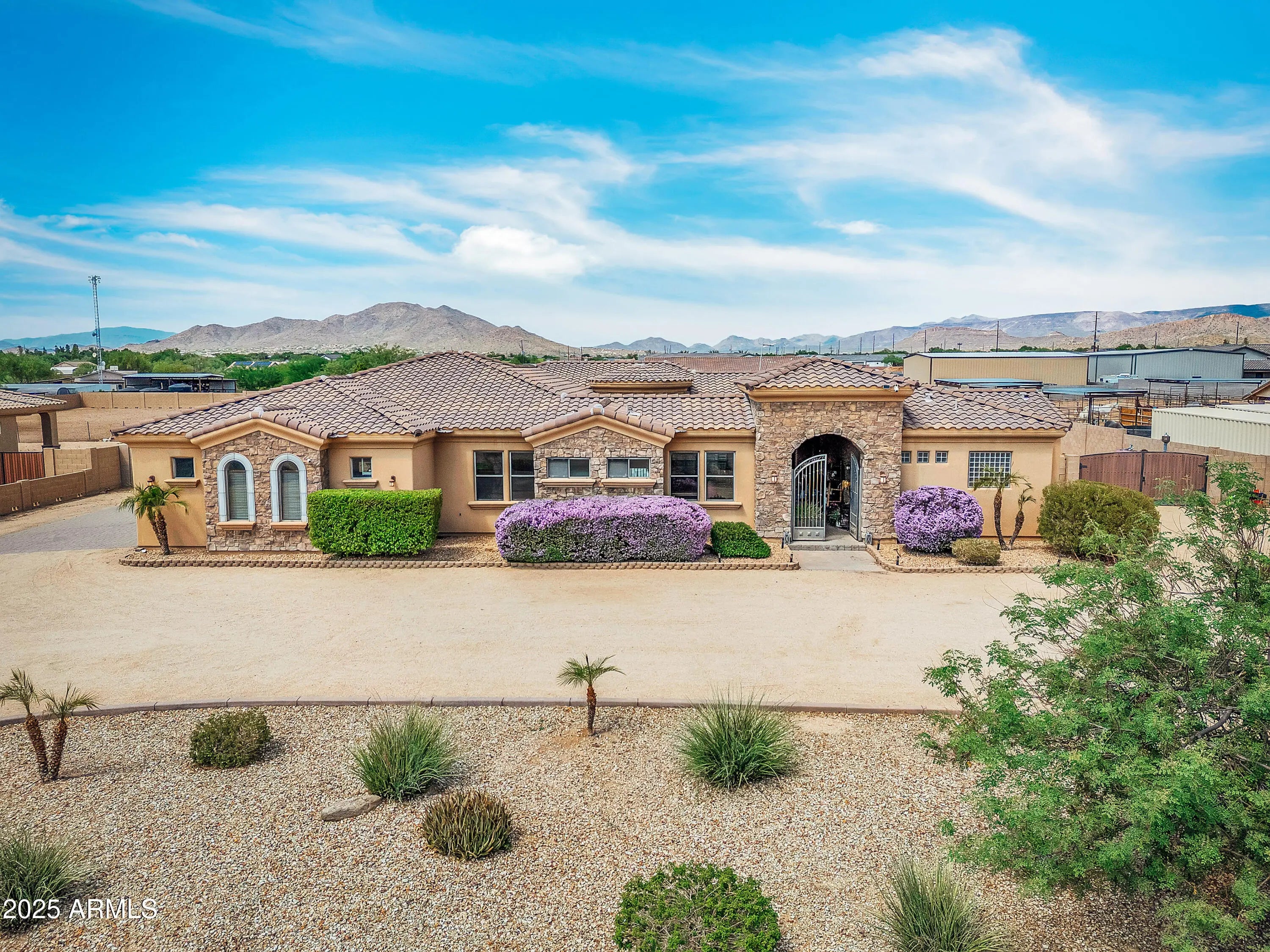 Photo of Listing #6917200