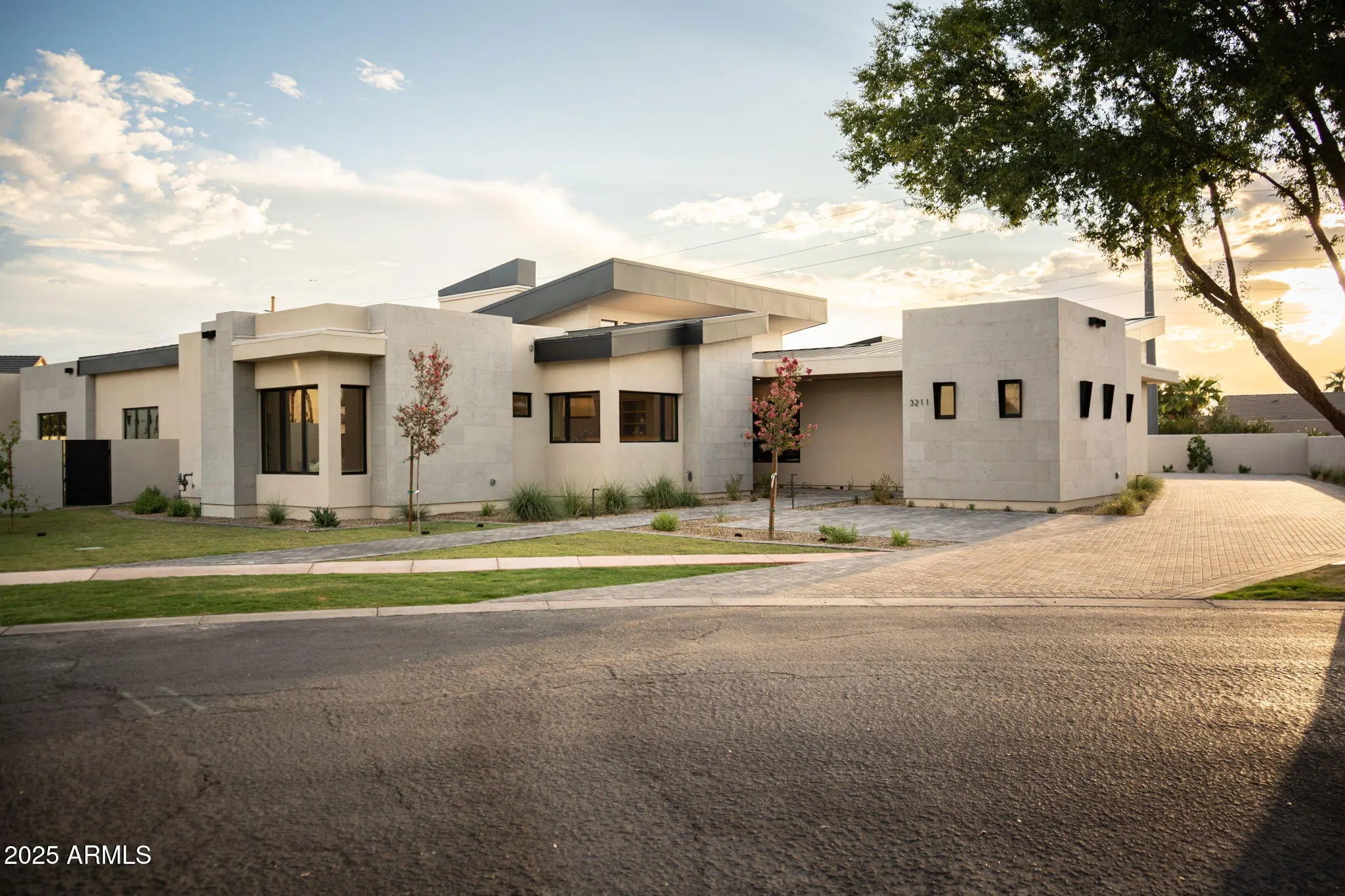 Photo of Listing #6920035