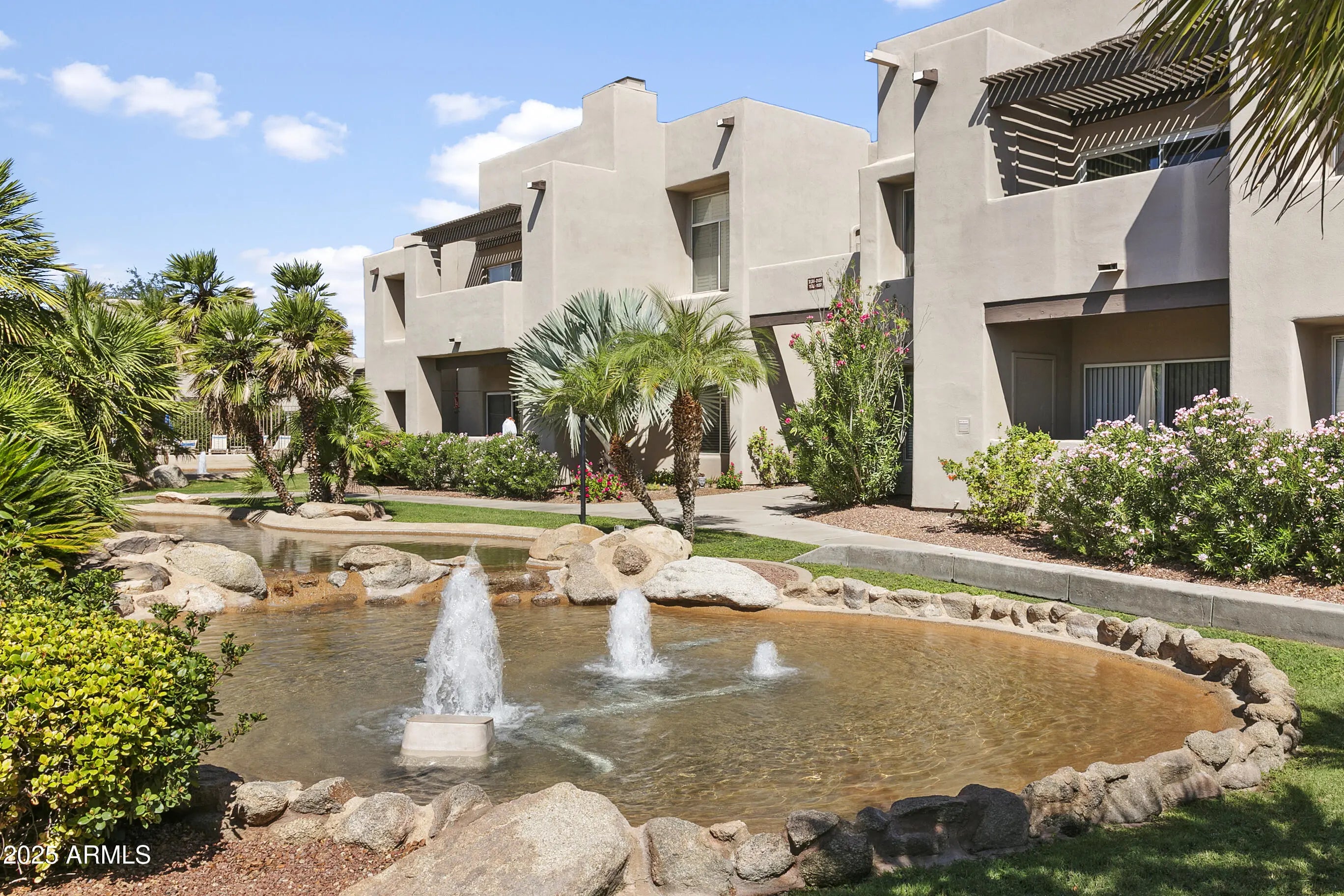 Photo of Listing #6918940