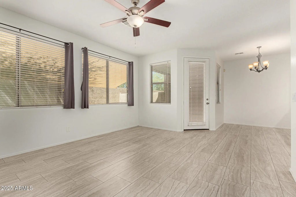 1886 E Don Carlos Avenue (unit 106), Tempe