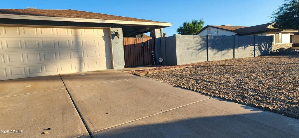 1609 W Palomino Drive, Chandler