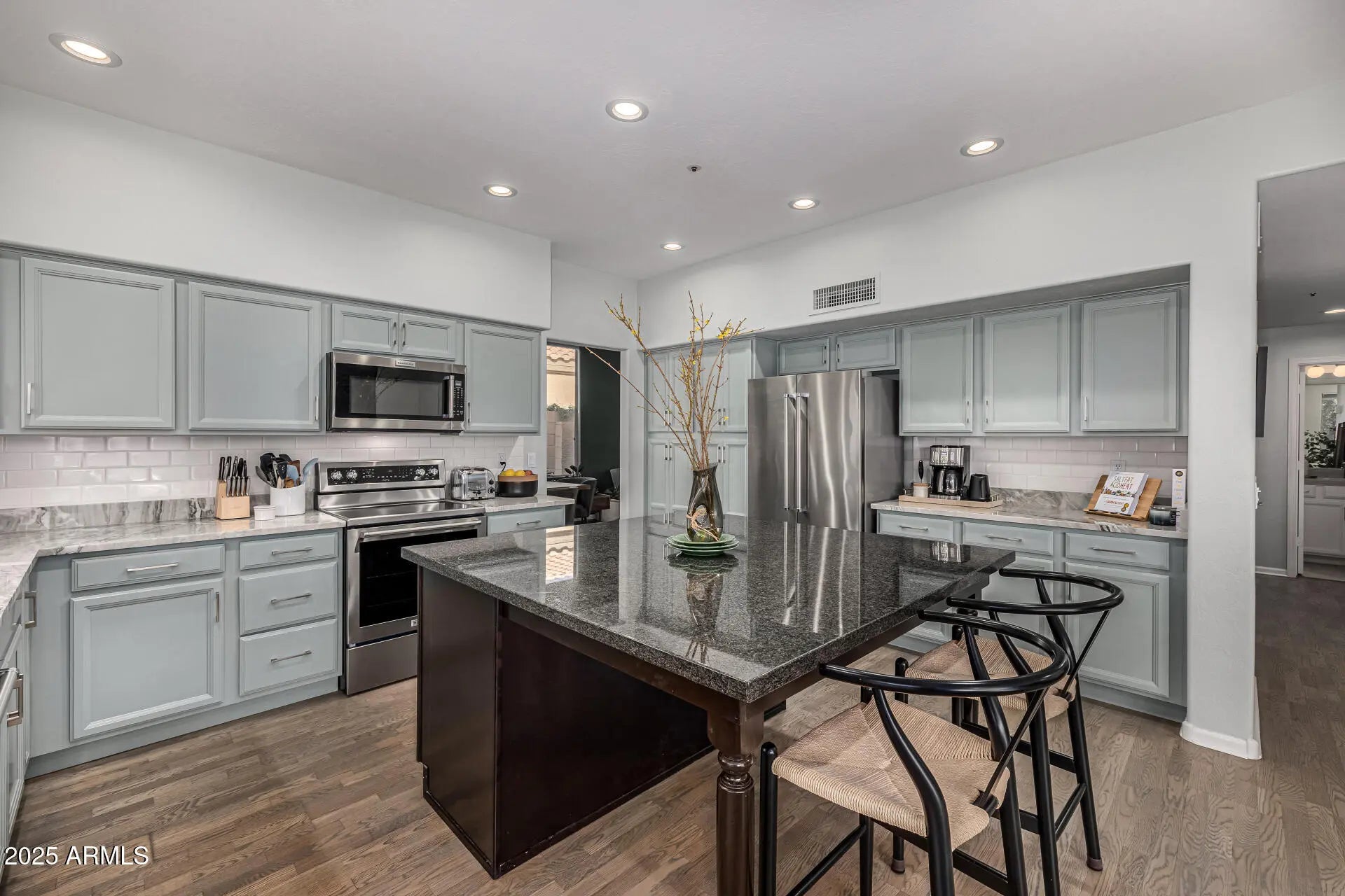 Photo of Listing #6917989