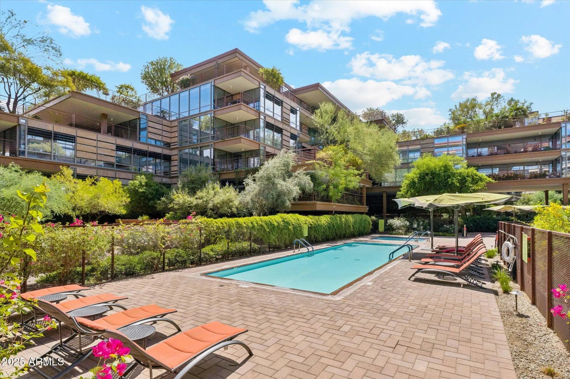 Photo of Listing #6927780