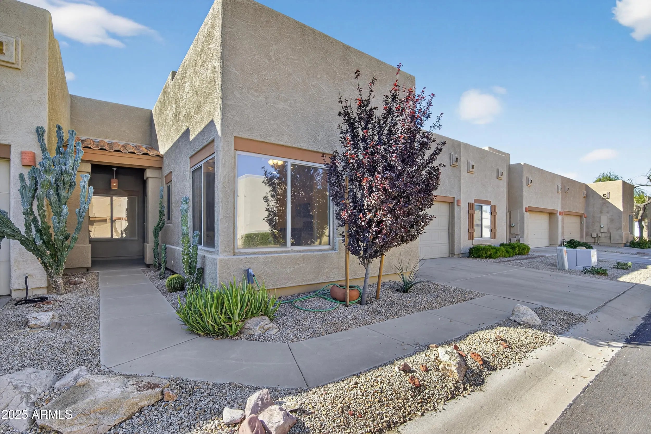 Photo of Listing #6937902