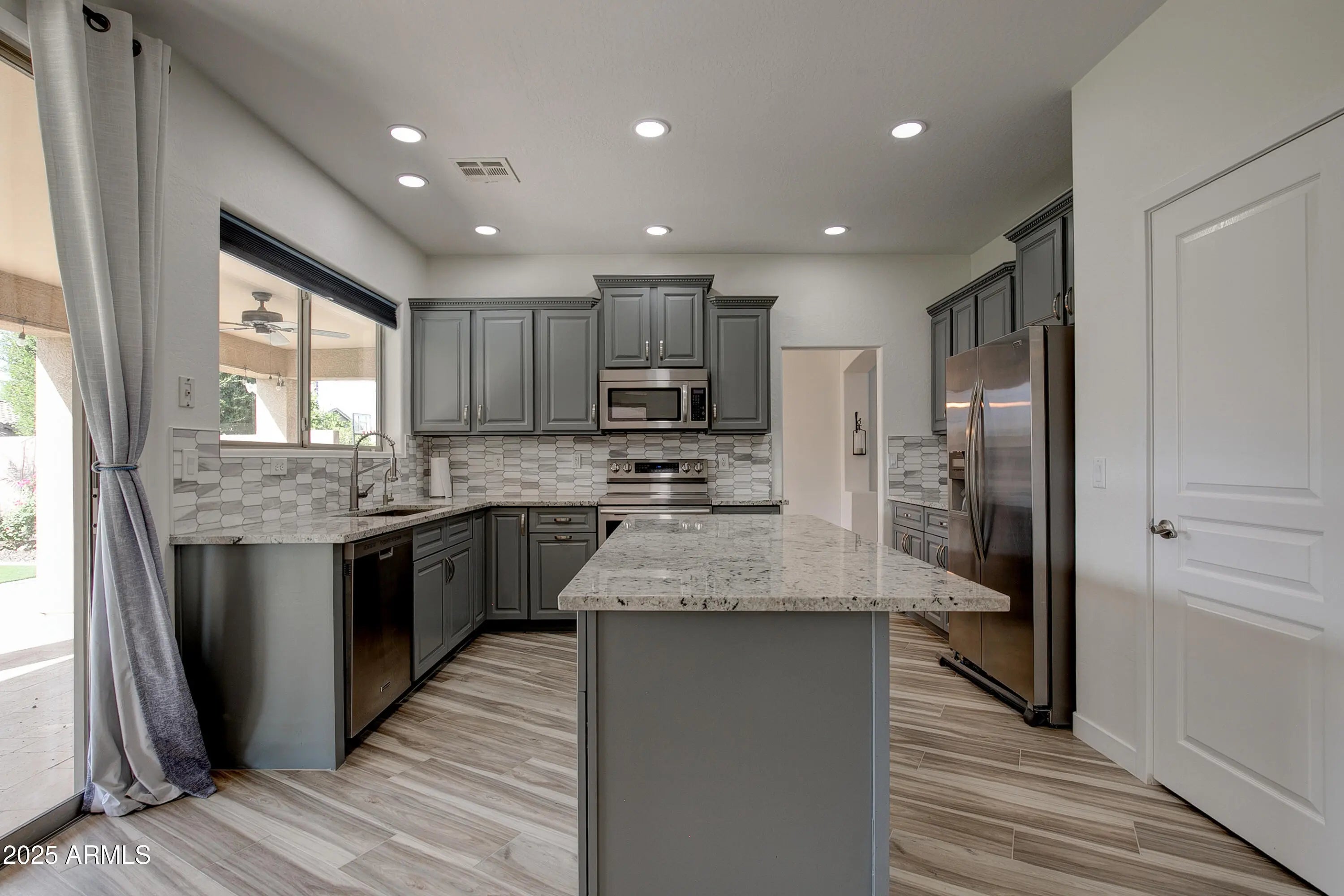 Photo of Listing #6917646