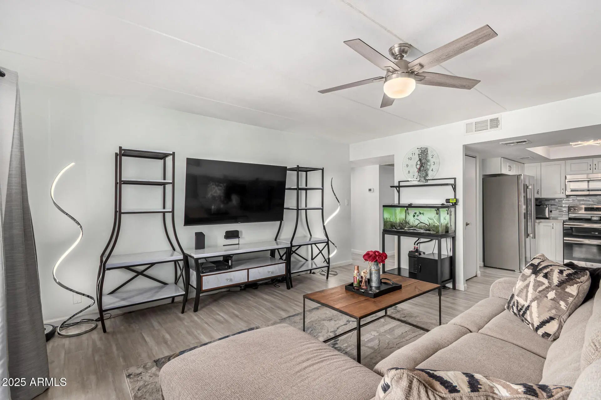 Photo of Listing #6917744