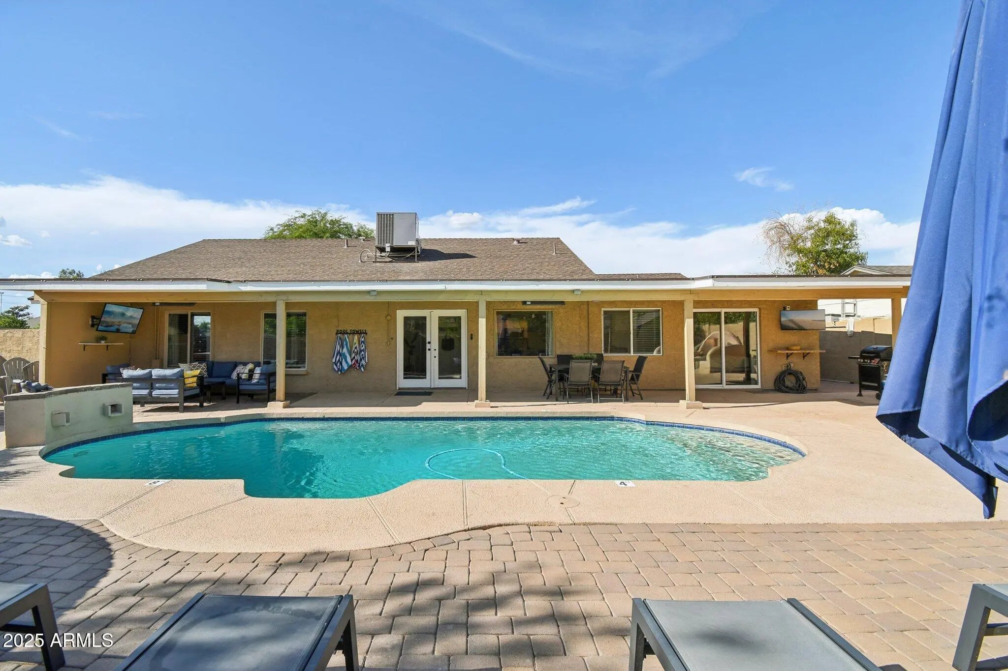 Photo of Listing #6918057