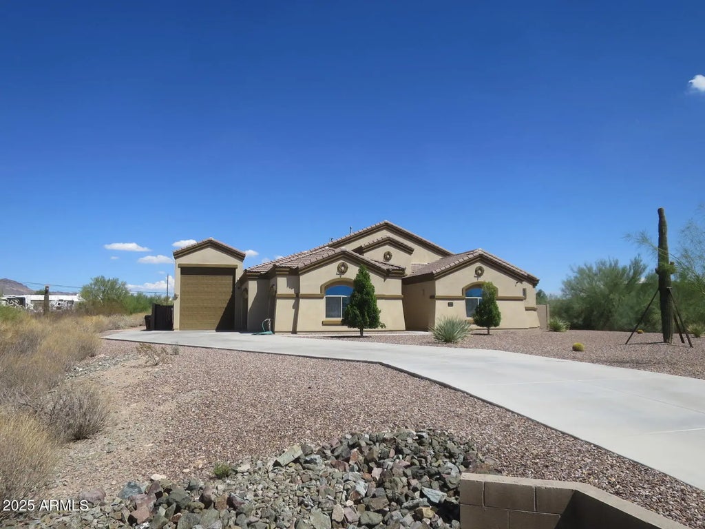2225 N 76th Place N, Mesa